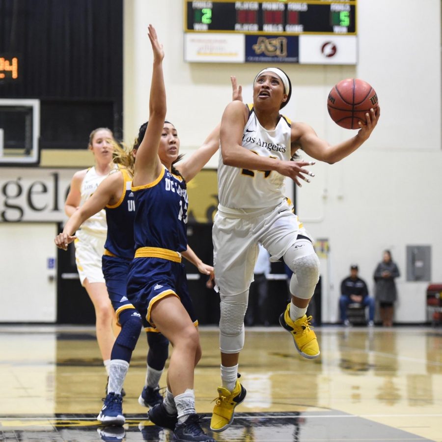 Womens Basketball loses against UCSD in a game of 73-48. 