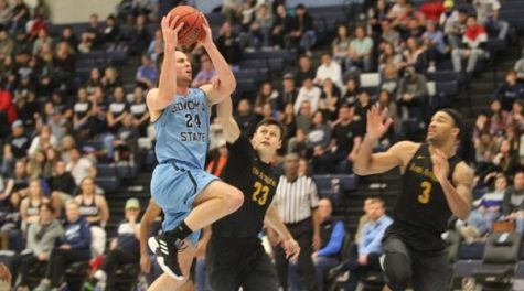 Golden Eagles Bounce Back Against Seawolves