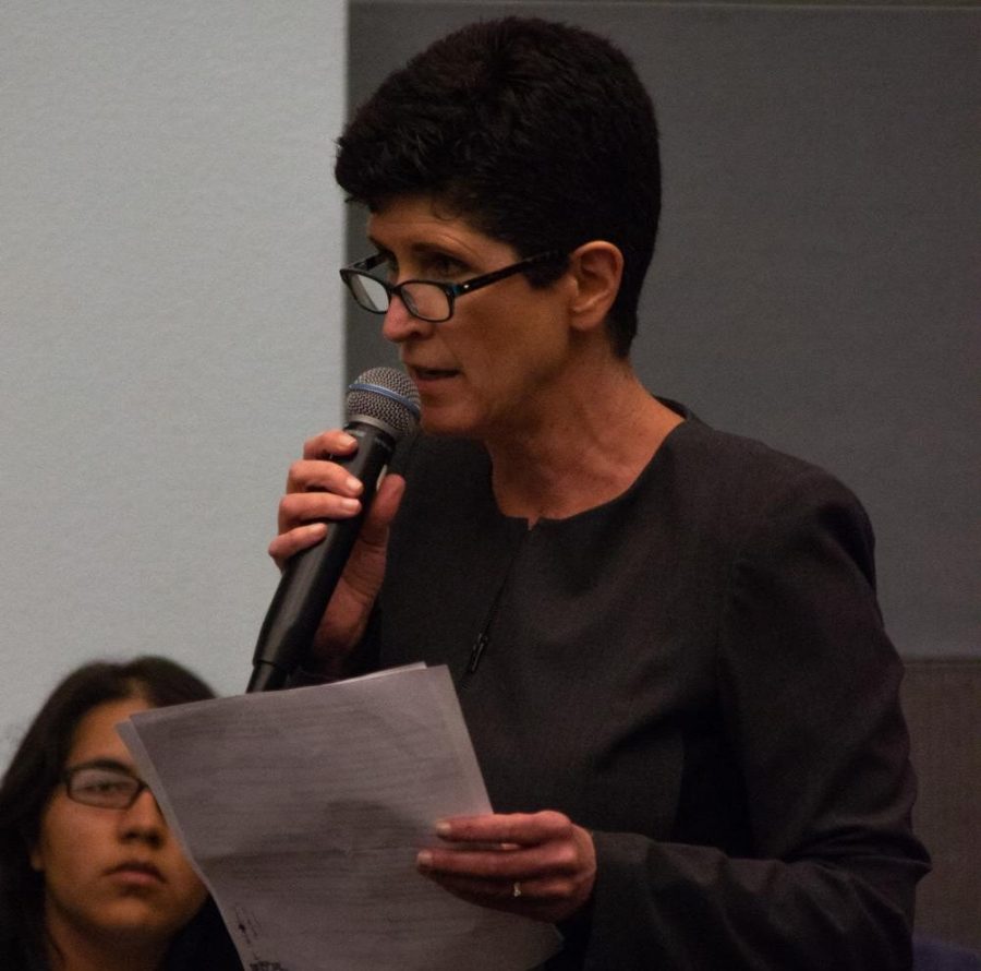 Cal State LAs Provost Dr. Lynn Mahoney, addressing the Academic Senate.