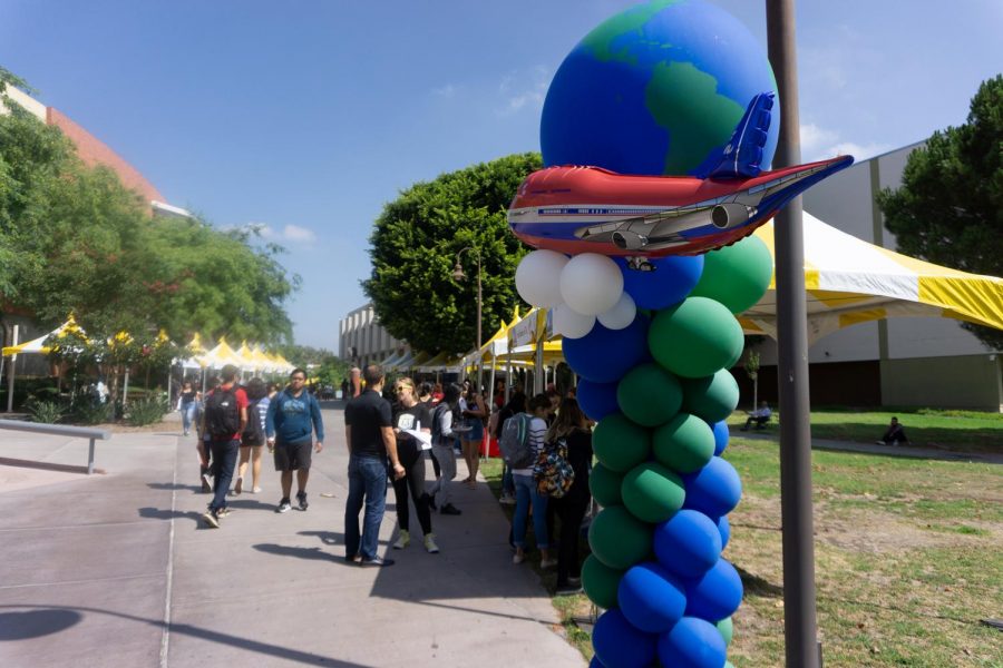Travel themed balloon columns were displayed at the study abroad fair.
