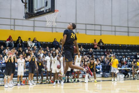Golden Eagles Tip Off Basketball Season with Midnight Madness