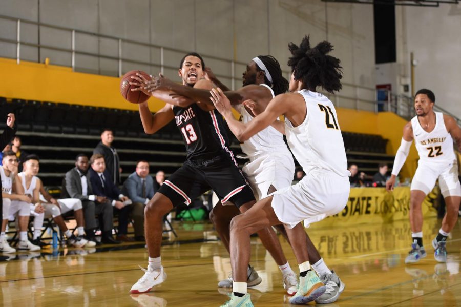 Mens basketball lose fifth straight game against Stanislaus State 77-85