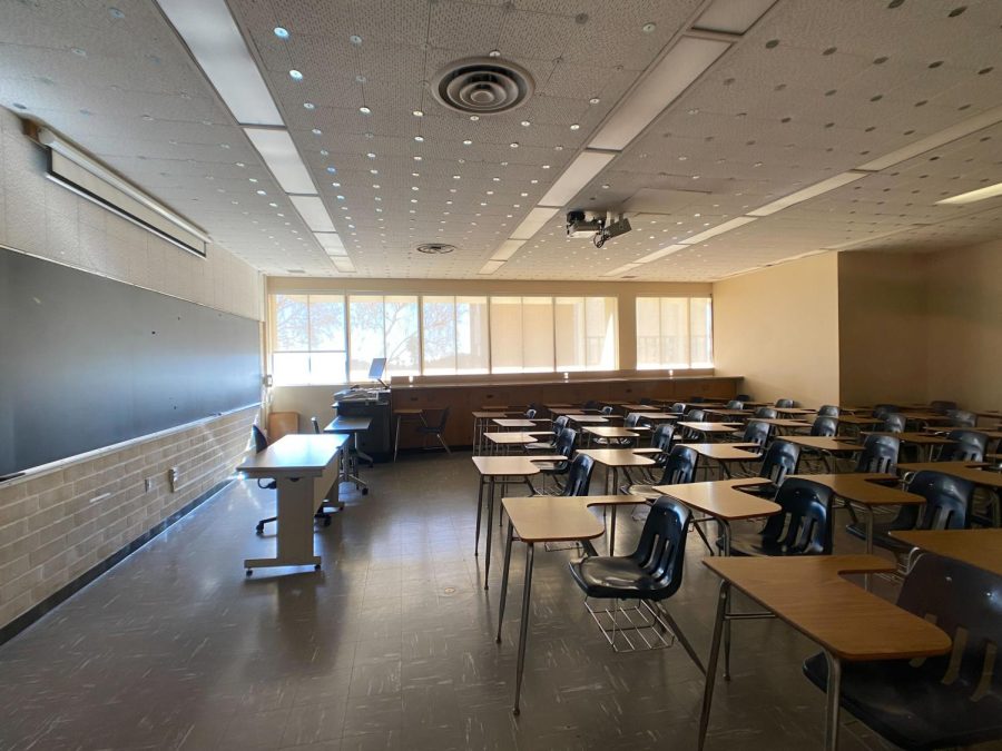 Empty+classroom+at+Cal+State+LA