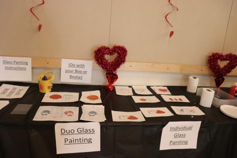 Glass painting station at the Cupid's Social event on Feb. 9. Photo by Denis Akbari.