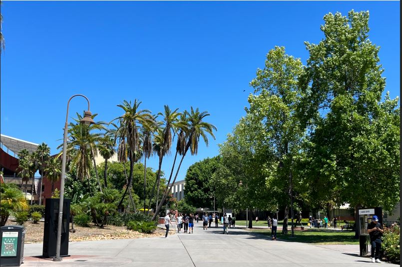 Students roam the quad at Cal State L.A. If passed, the tuition increase proposal would raise their schooling costs by 6% annually over the next five years. (Aug. 25, 2023/ Photo by Marcos Franco)