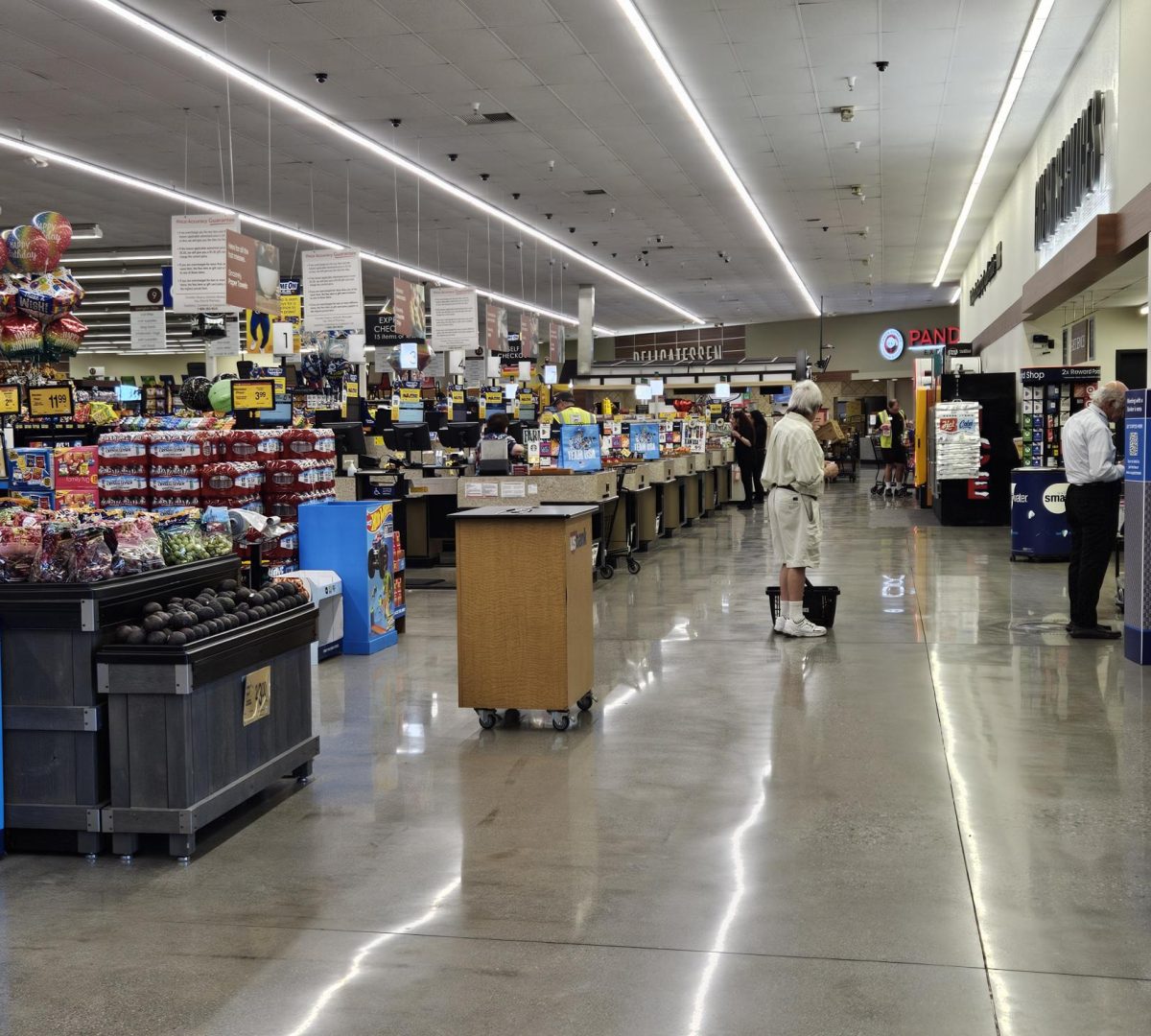 Inside a Glendale Vons market where prices will be affected if Prop 32 passes. Photo taken by Jessica Galan.